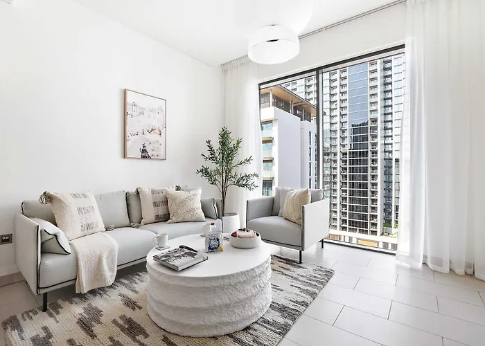 Silkhaus Luxurious 1 Bdr High End Neighborhood