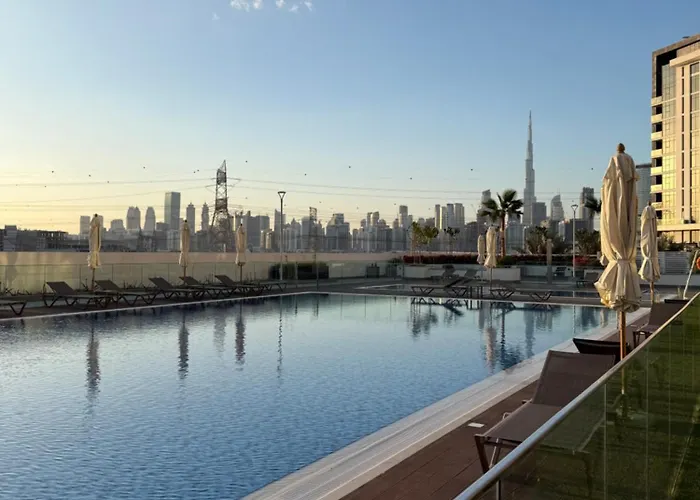 Luxury Panoramic Stay - Dubai Skyline View