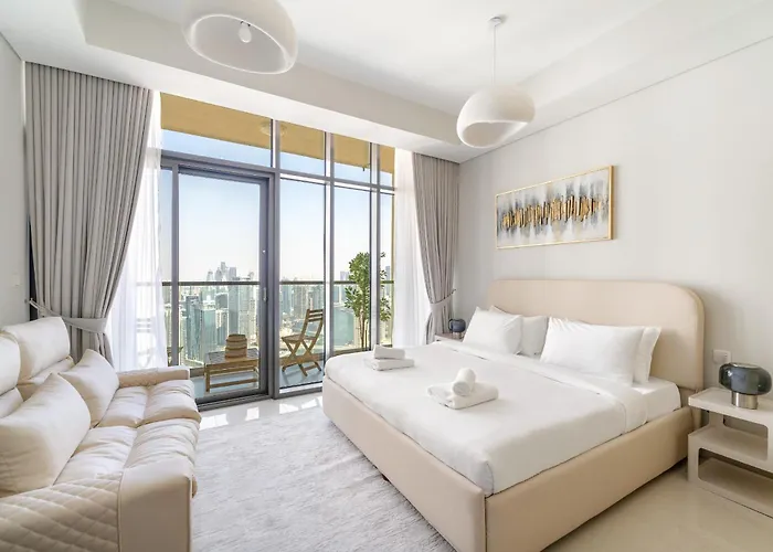 Vayk - Elegant Studio With Skyline Views In Business Bay