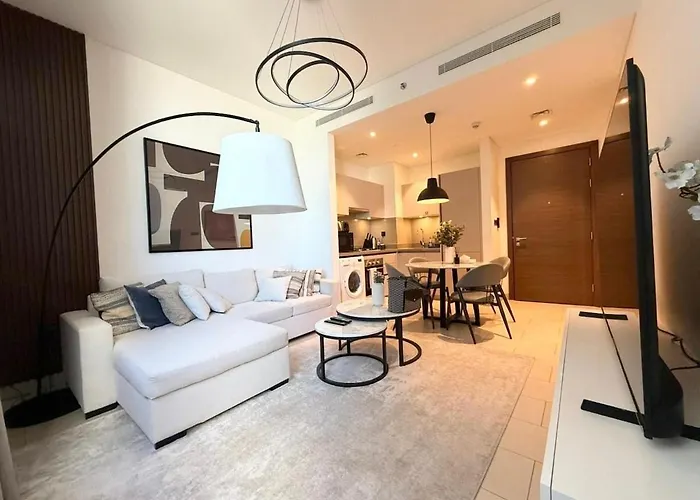 Brand New Modern Great Location