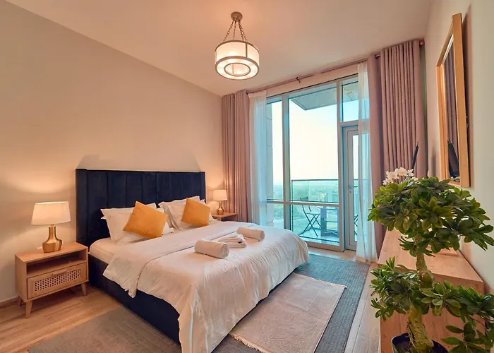 Spacious 1Br In Habtoor City With Canal Views & Close To Dubai Mall