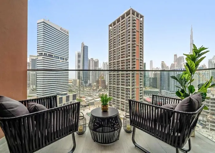 Luxury Living In Peninsula Five With Skyline View And Amazing Pool