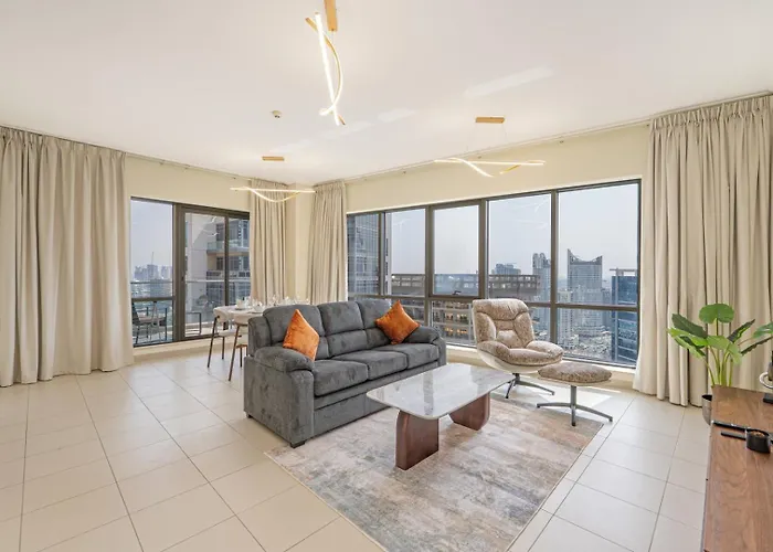 Exquisite Living I Skyline View