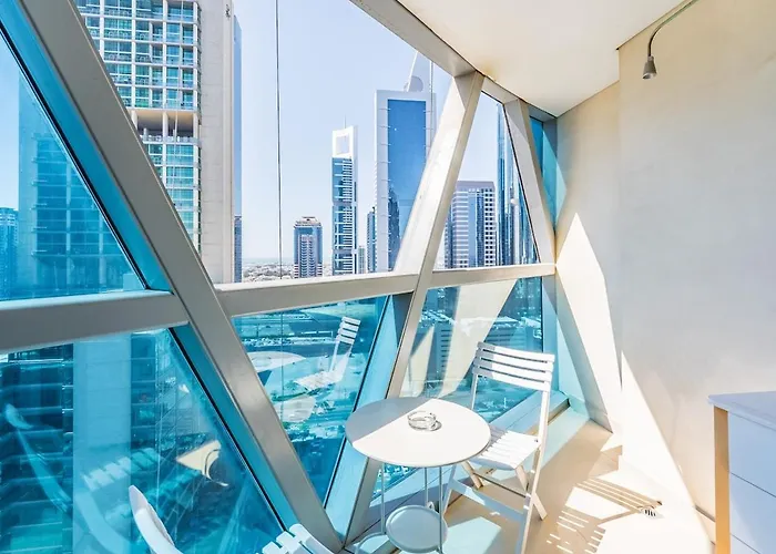 Luxury Spacious Condo In The Iconic Park Towers