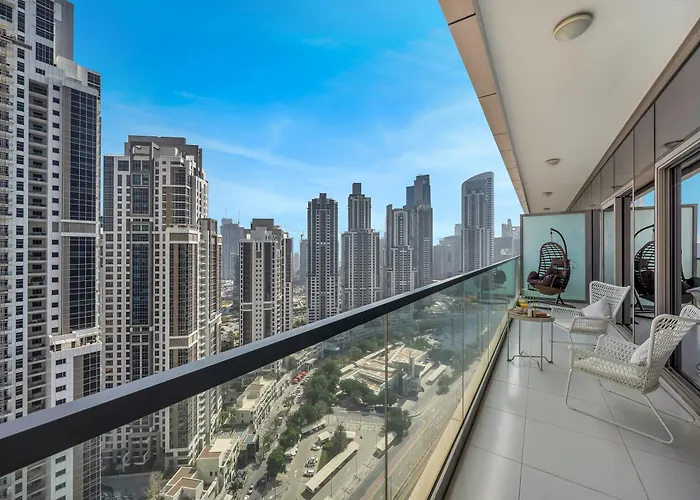 Stunning Burj View - High Infinity Pool - Cozy 2Br