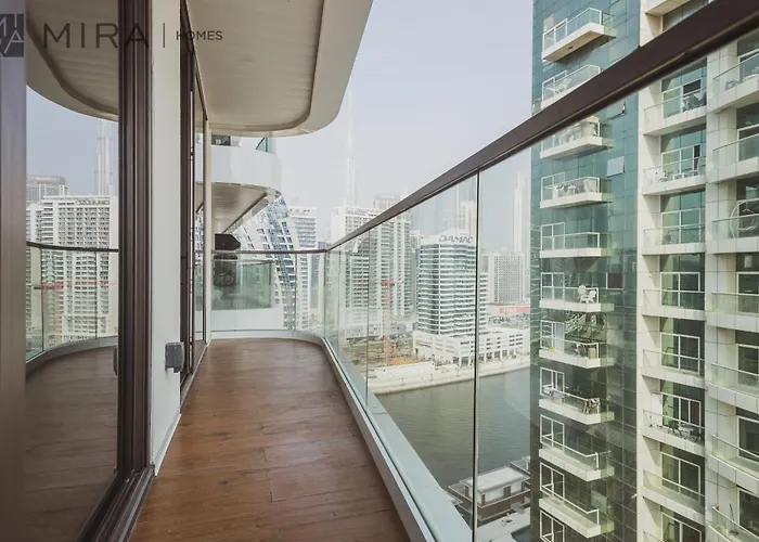 Mira Holiday Homes - Beautiful 2 Bedroom With Canal View In Business Bay