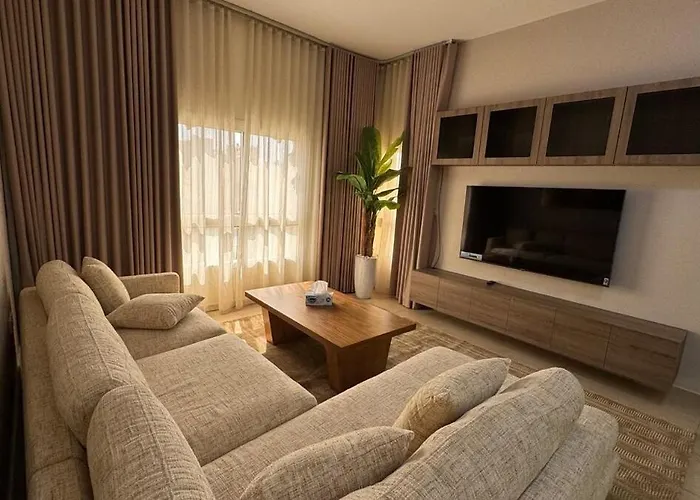 Elegant Family Stay - Playground View In Remraam