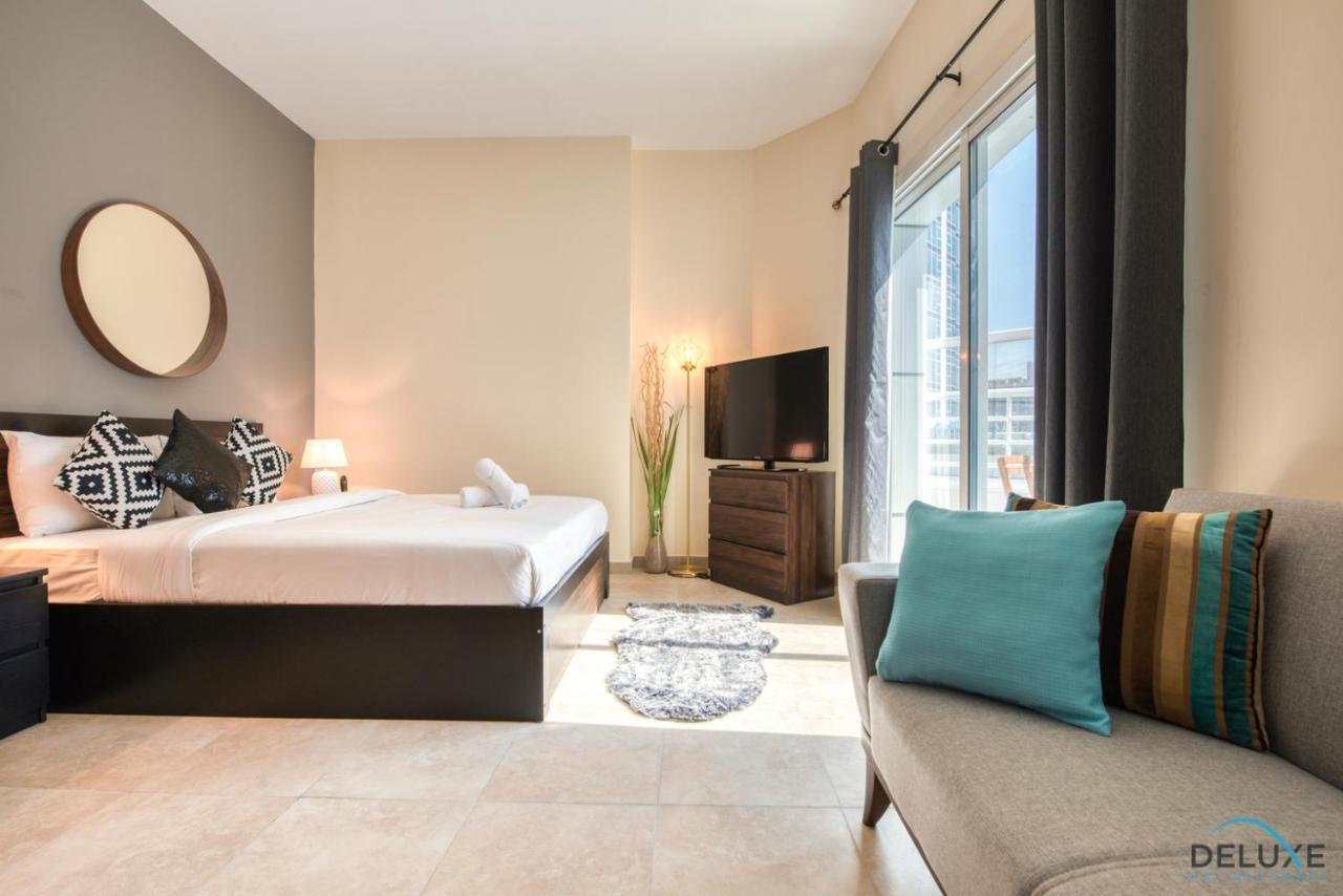 Apartment Minutes Away To Metro Unit With Nearby Retail Outlets, Gate 2, Jumeirah Towers By Deluxe Homes *