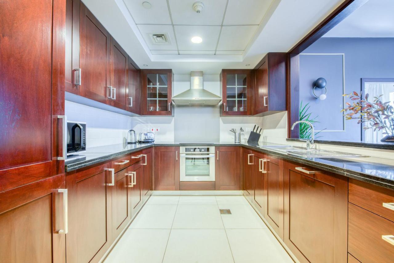Maison Privee - Radiant Urban Retreat With Iconic Burj Khalifa Vws Apartment Dubai