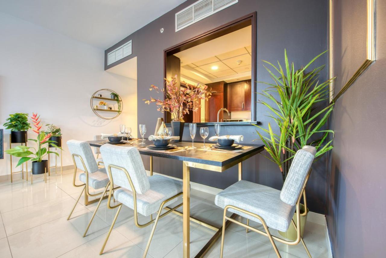 Maison Privee - Radiant Urban Retreat With Iconic Burj Khalifa Vws * Dubai