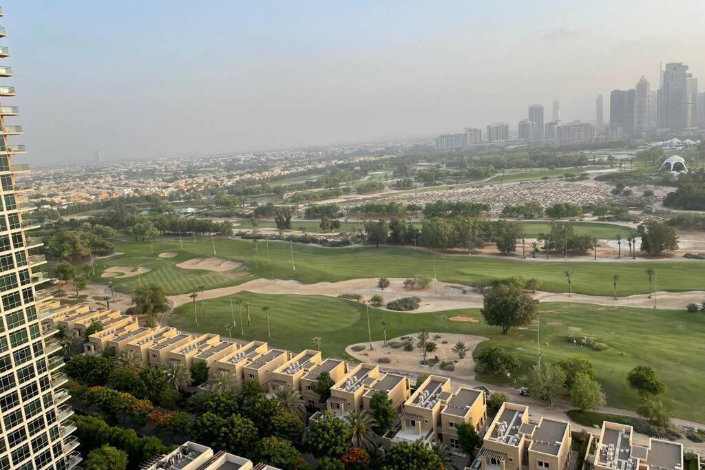 Cozy 2 Bedroom Apt Golf Tower Greens, Stunning Golf Views Apartment Dubai