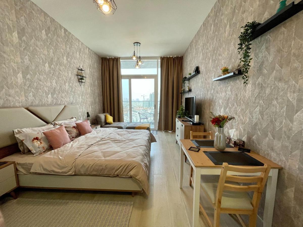 Spacious & Cute Studio With Balcony