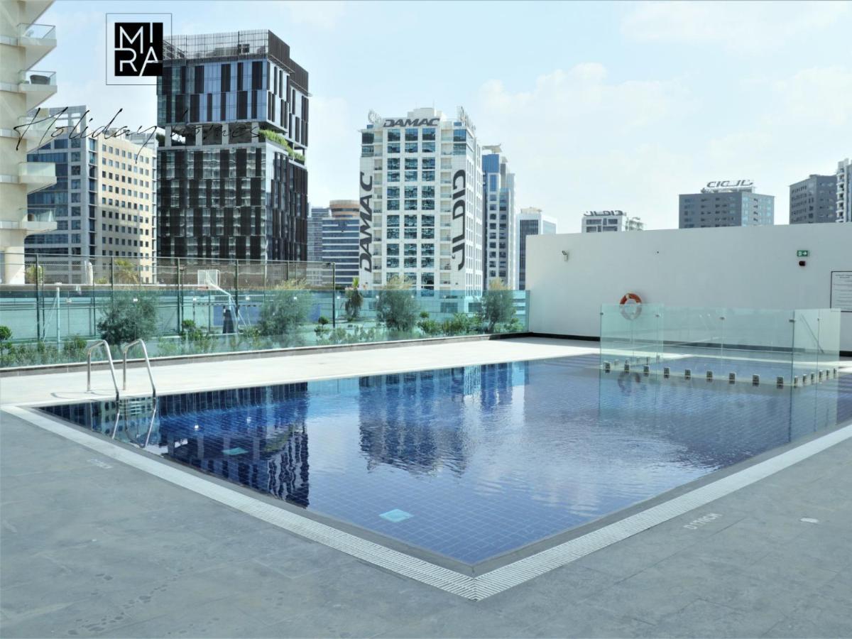 Mira Homes - Lovely In Ag Tower With Free Parking Apartment *