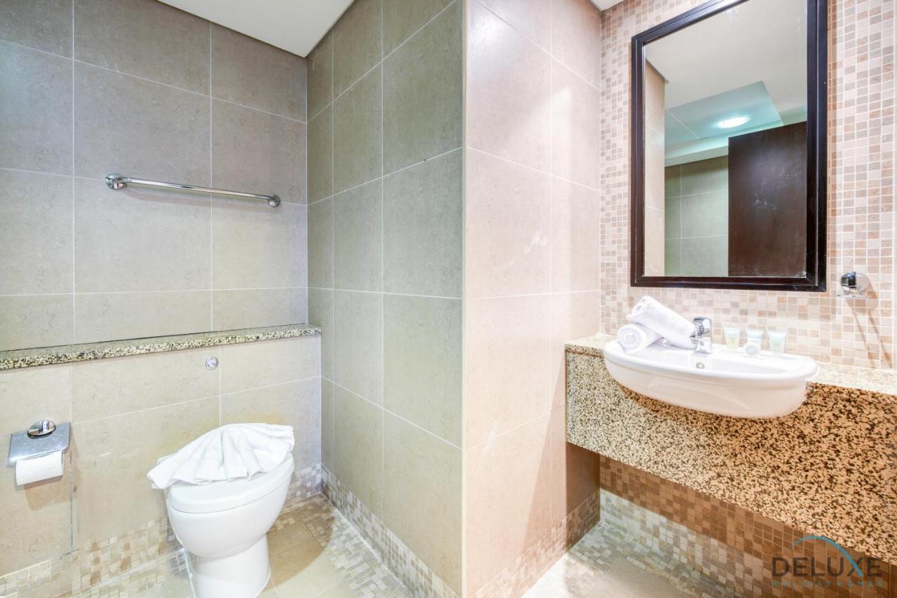 Escape Luxe 1br Near Metro In Difc By Deluxe Homes *