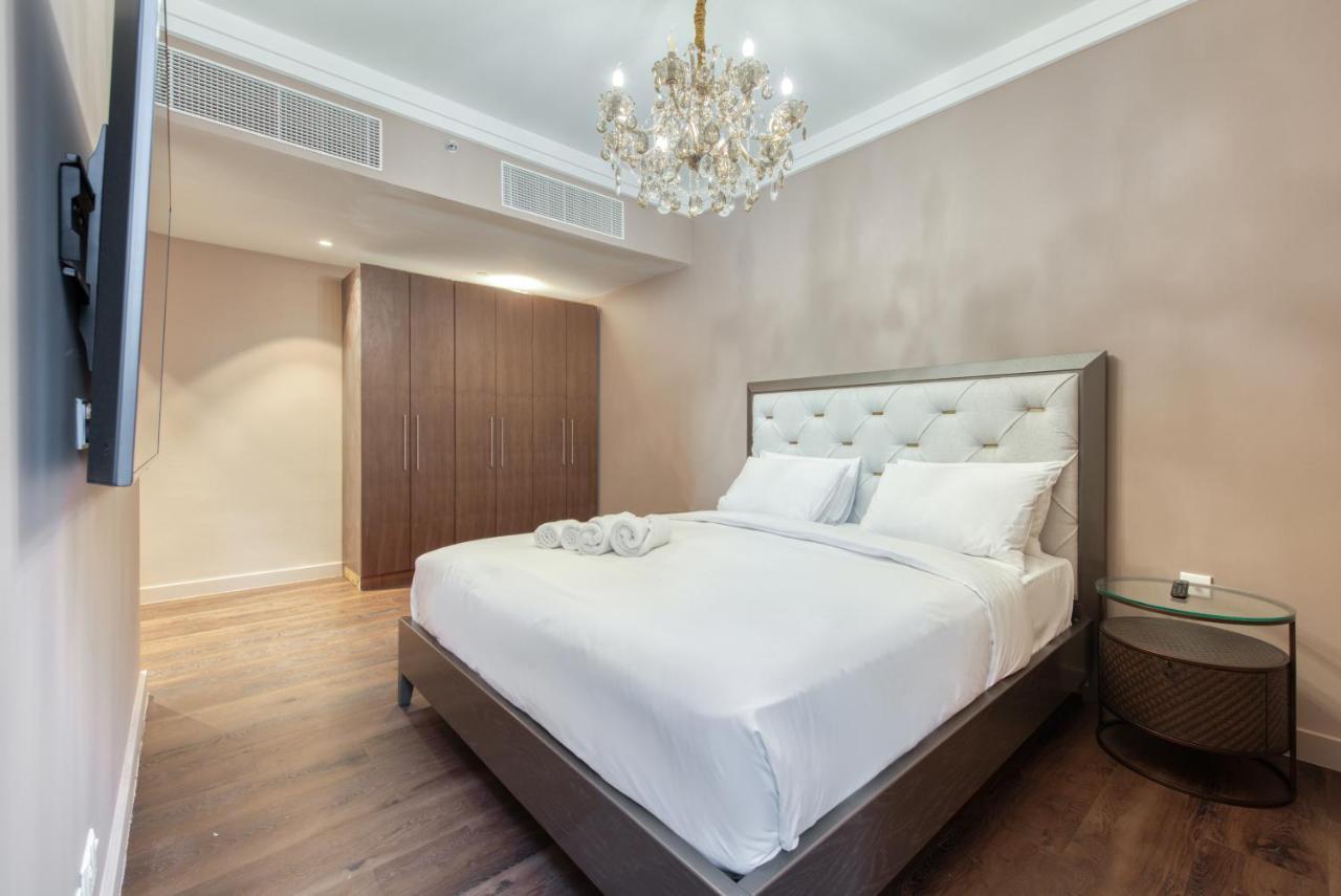 Luxurious 3 Bedroom In Boulevard Point, Connected To Mall * Dubai