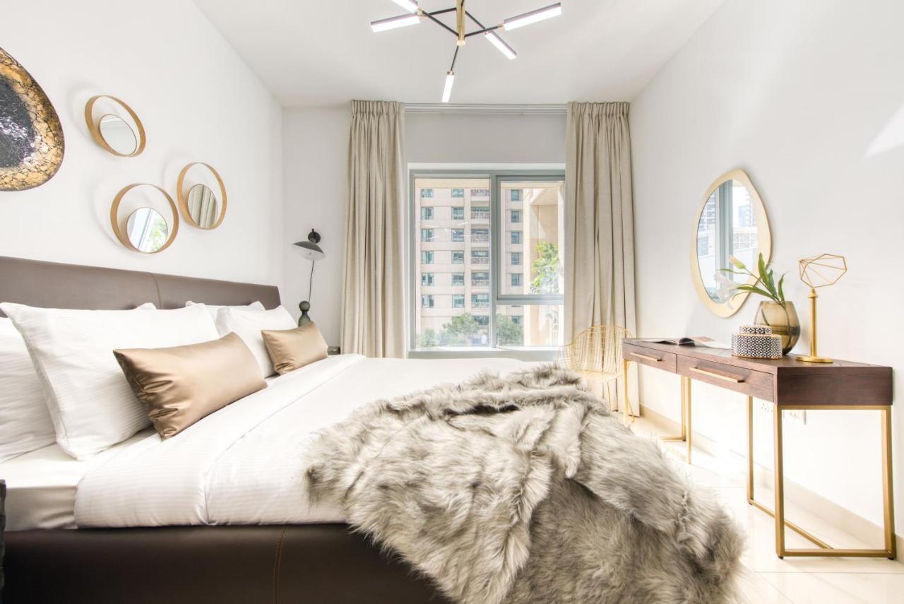 Maison Privee - Radiant Urban Retreat With Iconic Burj Khalifa Vws