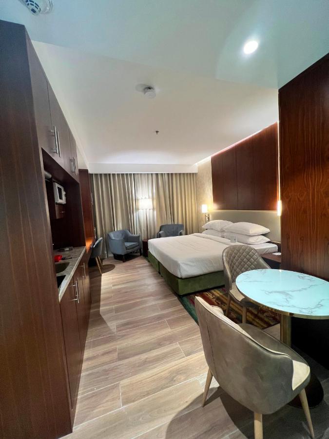 Aparthotel Seasons
