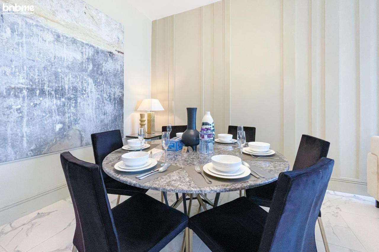 Apartment Bnbme - Waterfront Expansive Apt With Maid's Room, Poolside Cafe *