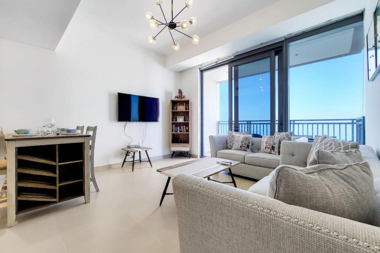 5242 Tower 2 - Light One Bedroom Dubai