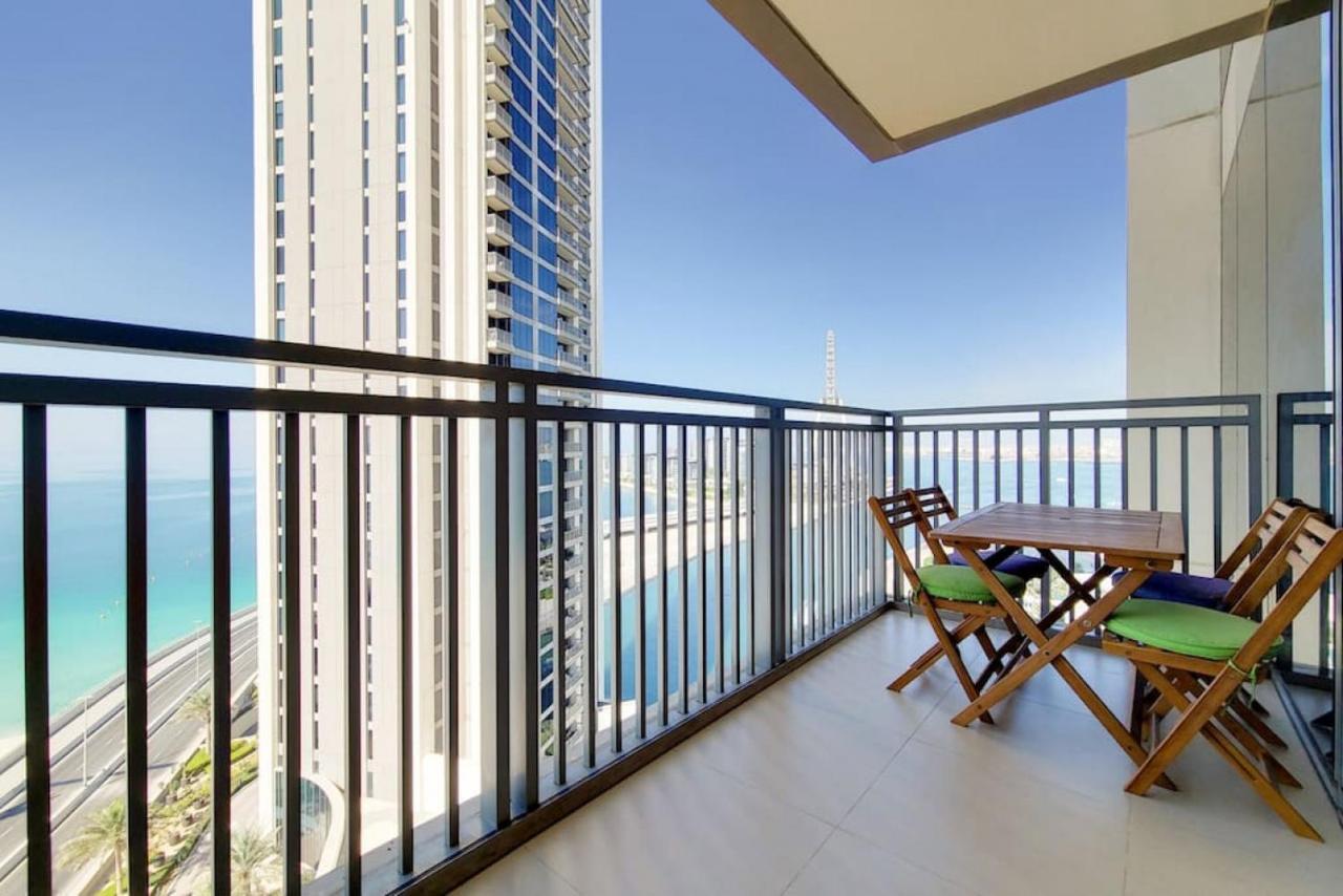 5242 Tower 2 - Light One Bedroom *