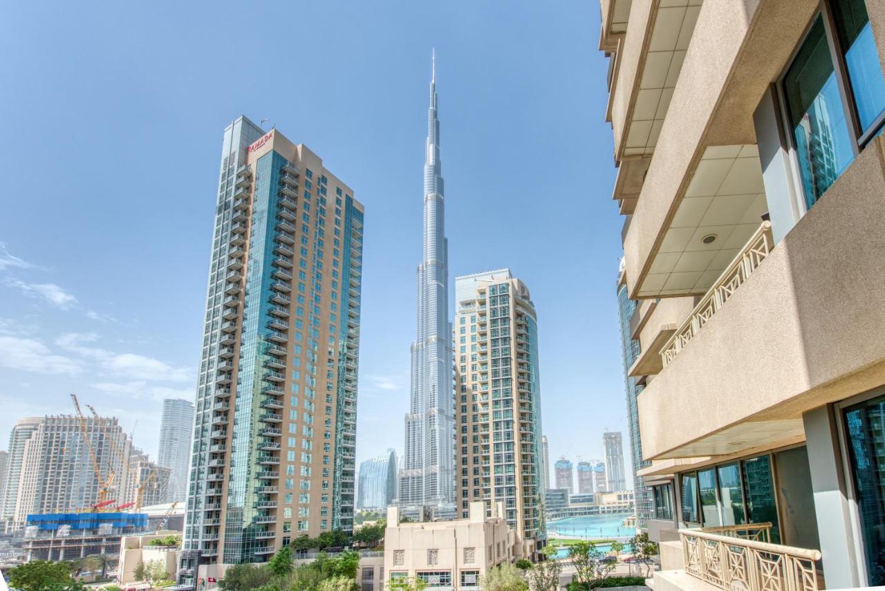 Maison Privee - Radiant Urban Retreat With Iconic Burj Khalifa Vws Apartment Dubai