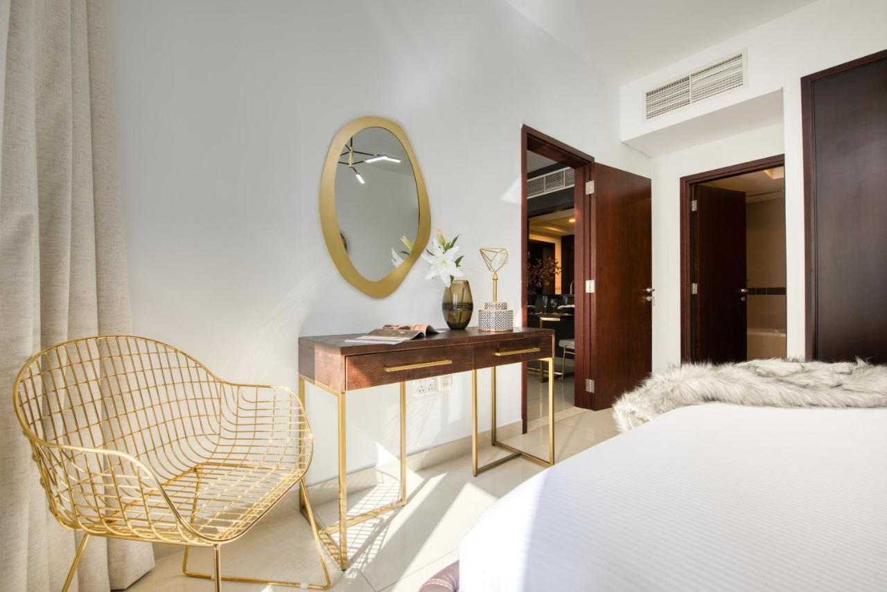 Maison Privee - Radiant Urban Retreat With Iconic Burj Khalifa Vws Apartment *
