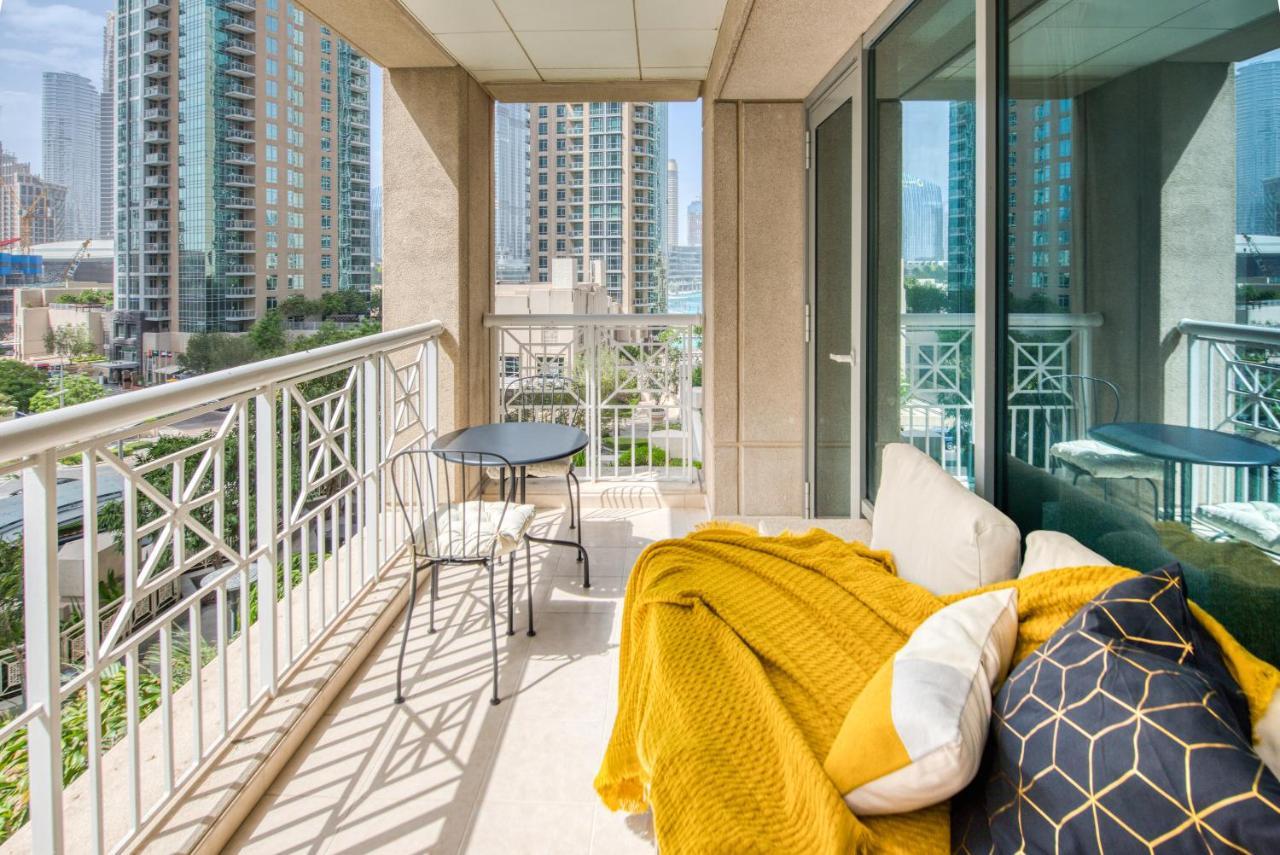 Maison Privee - Radiant Urban Retreat With Iconic Burj Khalifa Vws Apartment *