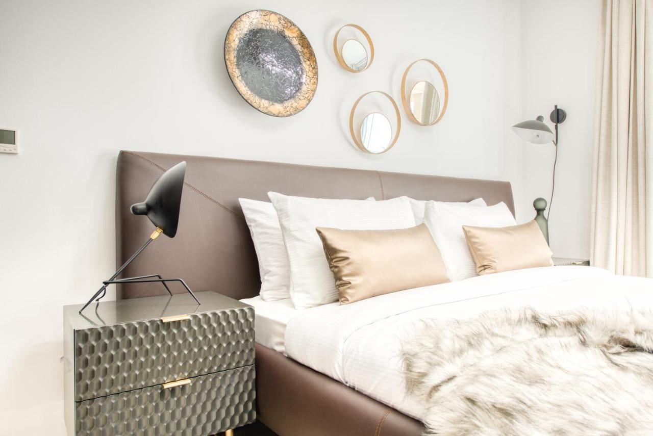 Maison Privee - Radiant Urban Retreat With Iconic Burj Khalifa Vws Dubai