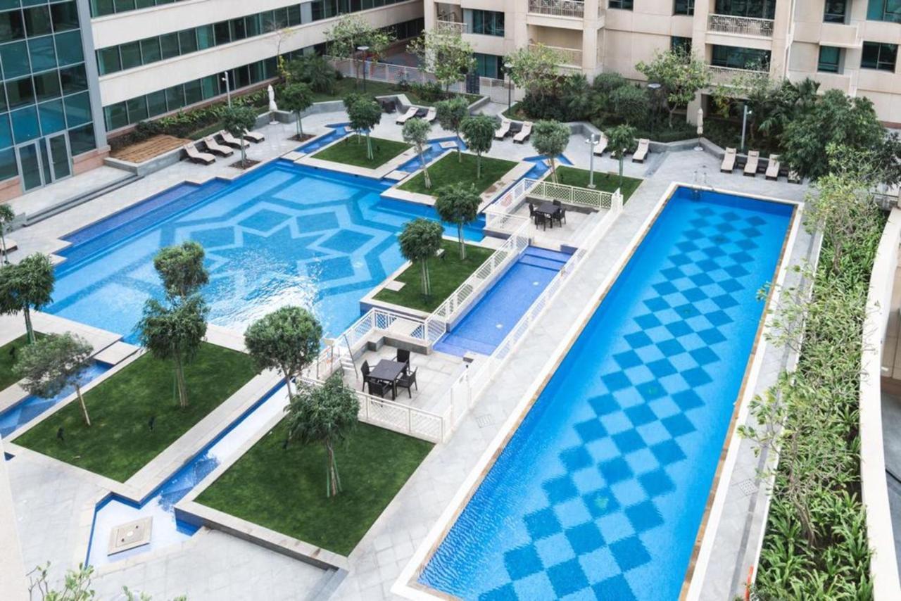 Maison Privee - Radiant Urban Retreat With Iconic Burj Khalifa Vws Apartment