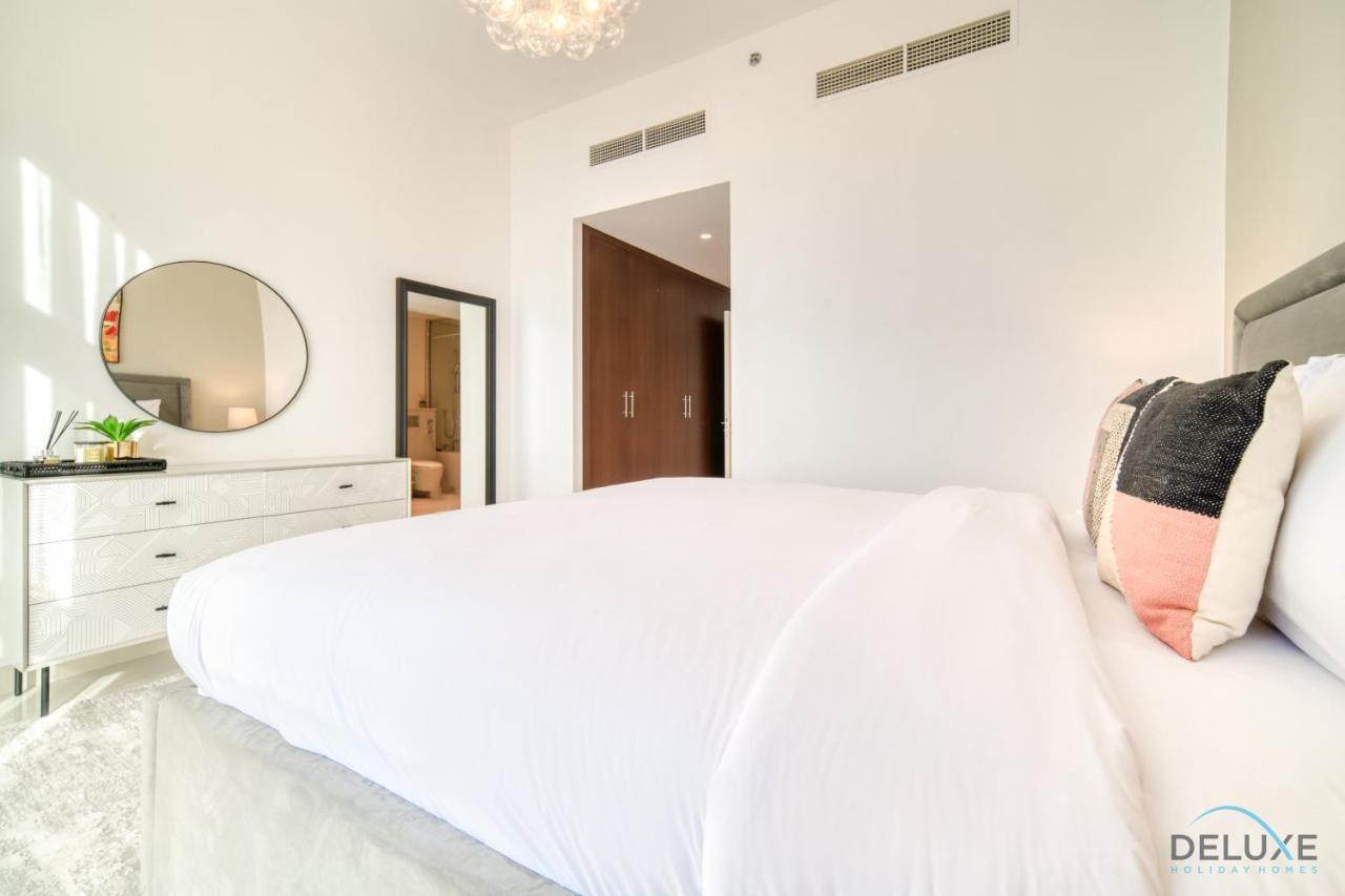 Sparkling 2br At Boulevard Crescent Tower 1 Downtown By Deluxe Homes Apartment *