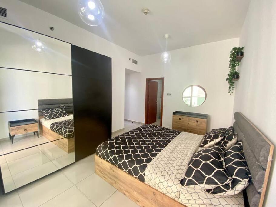 Lovely Marina Apartment