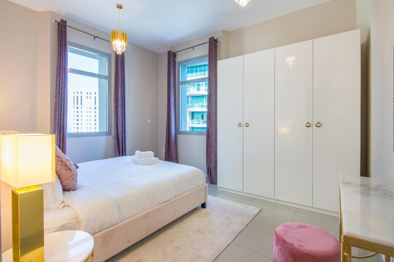 Apartment Stunning Marina View - 2br High Floor *