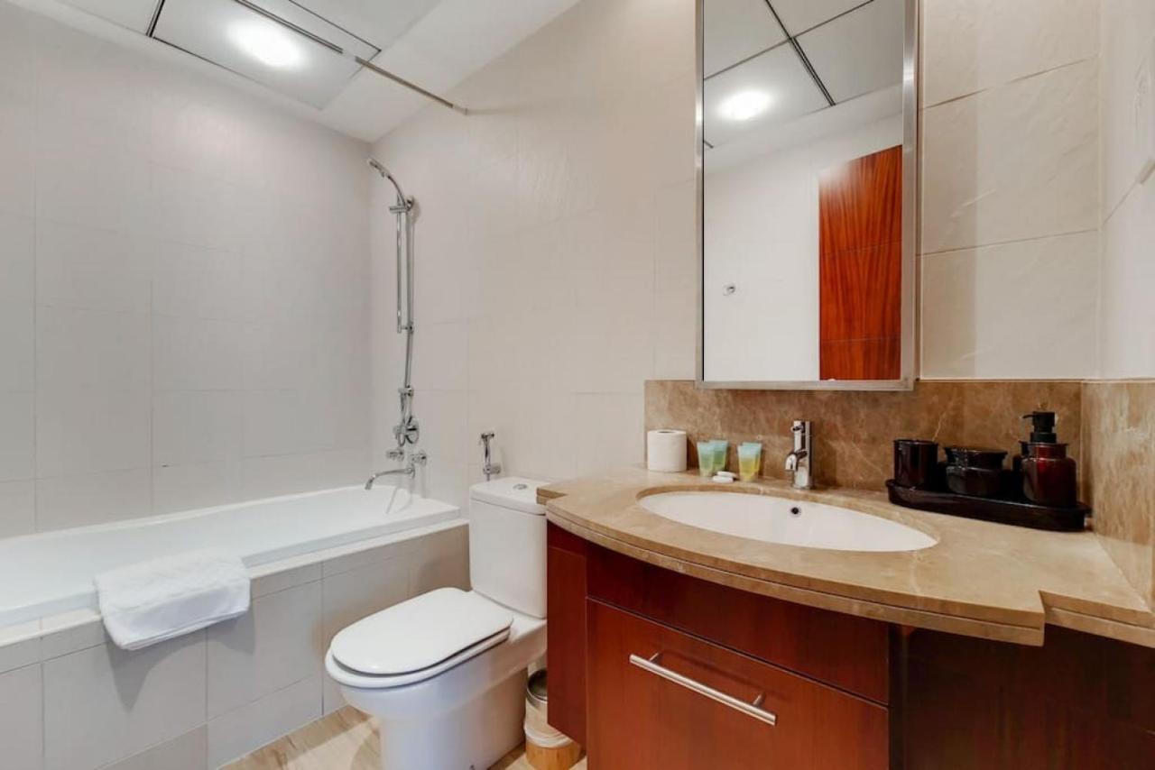 Standpoint B, Downtown - Comfortable One Bedroom Apartment Dubai