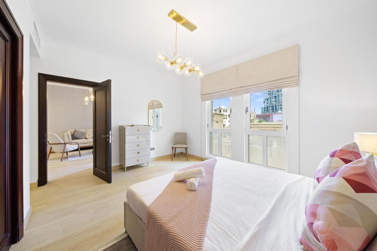 Classy Design 2br In Old Town W/ Burj Khalifa View *