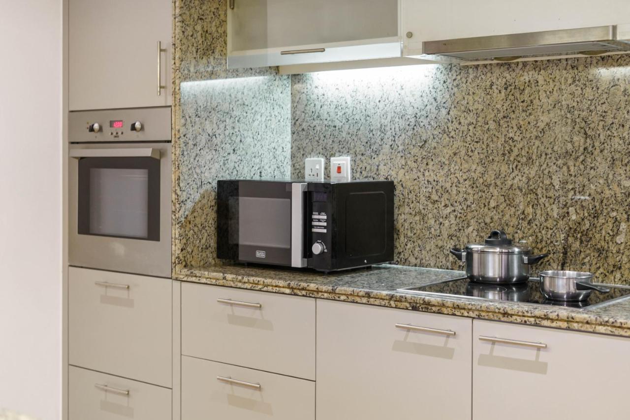 Contemporary & Roomy 2br With Burj Khalifa View Apartment Dubai