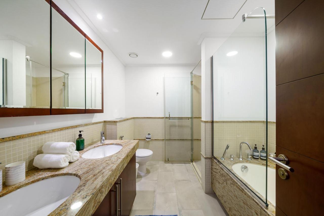 Apartment Contemporary & Roomy 2br With Burj Khalifa View *