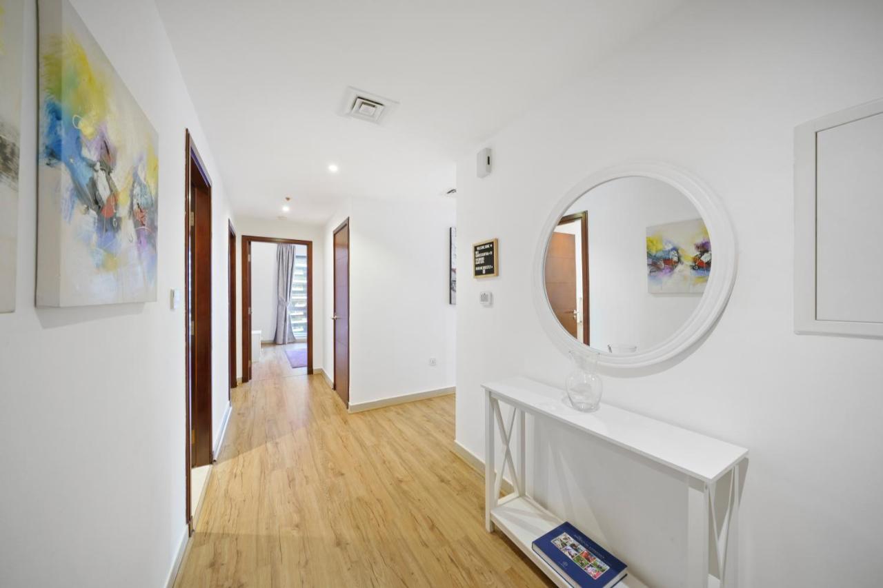 Apartment Contemporary & Roomy 2br With Burj Khalifa View *