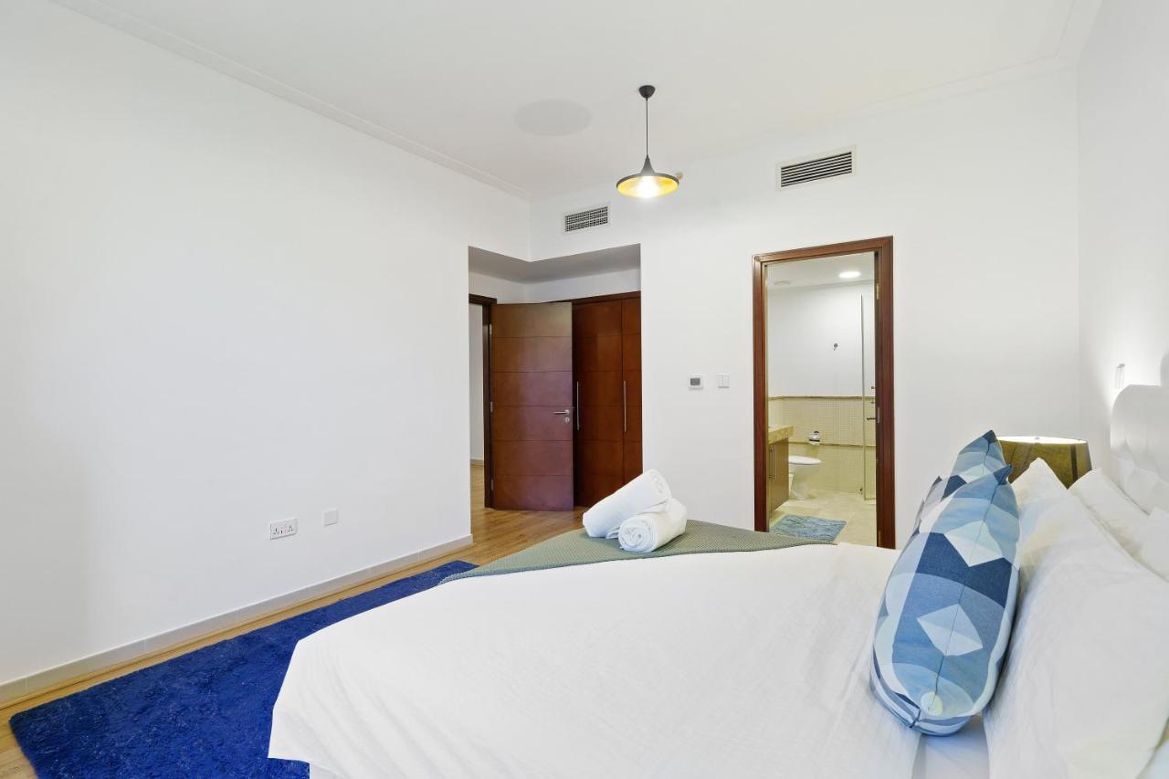 Apartment Contemporary & Roomy 2br With Burj Khalifa View Dubai
