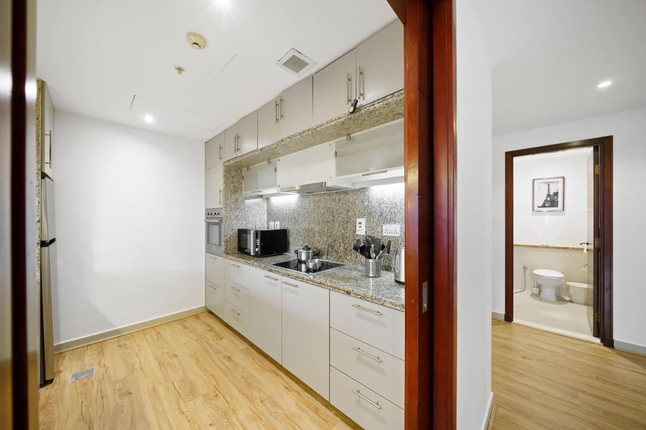 Contemporary & Roomy 2br With Burj Khalifa View Dubai
