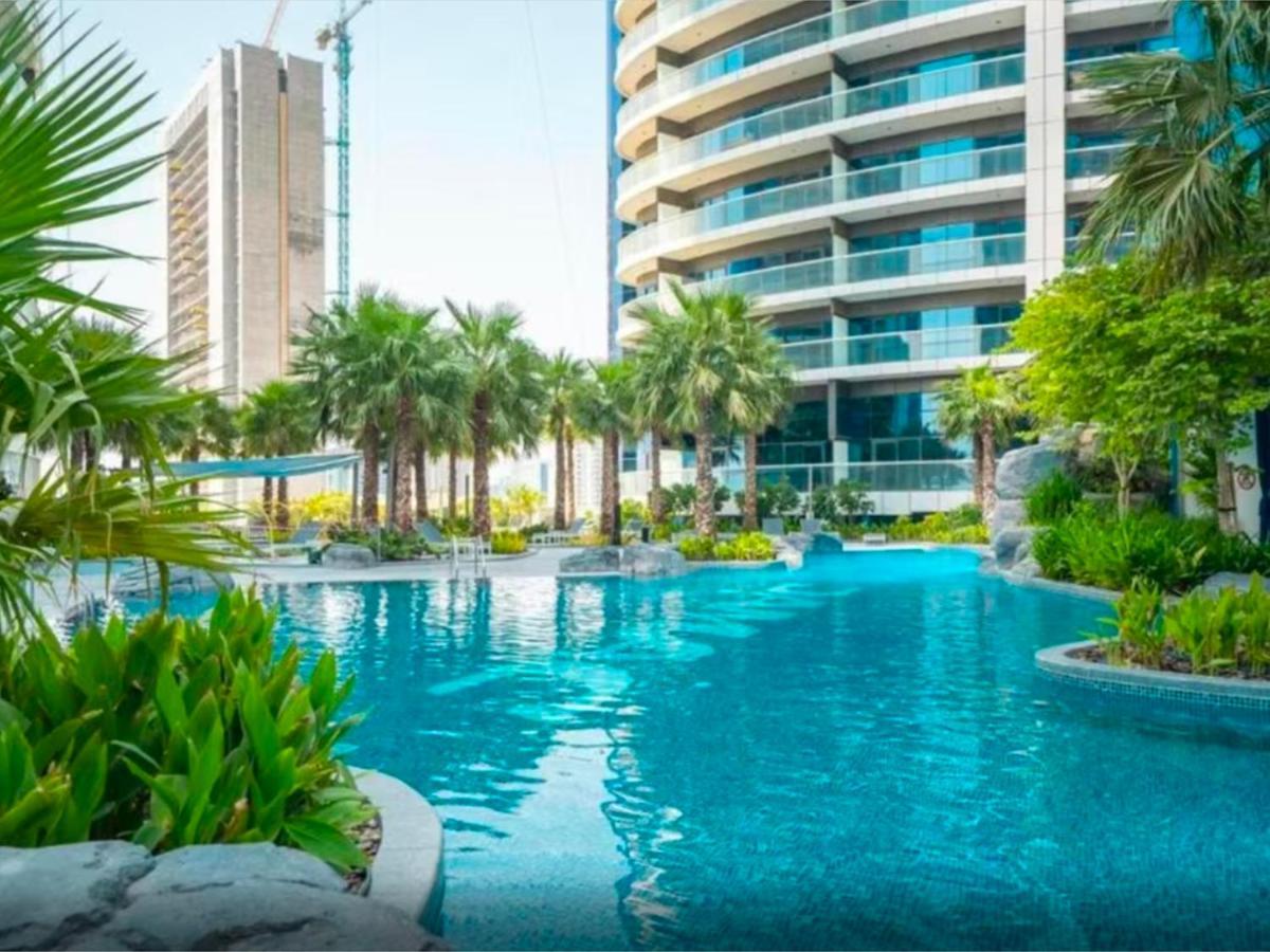 Luton - Damac Paramount Amazing 3br, Business Bay, - 26ab05 Apartment *