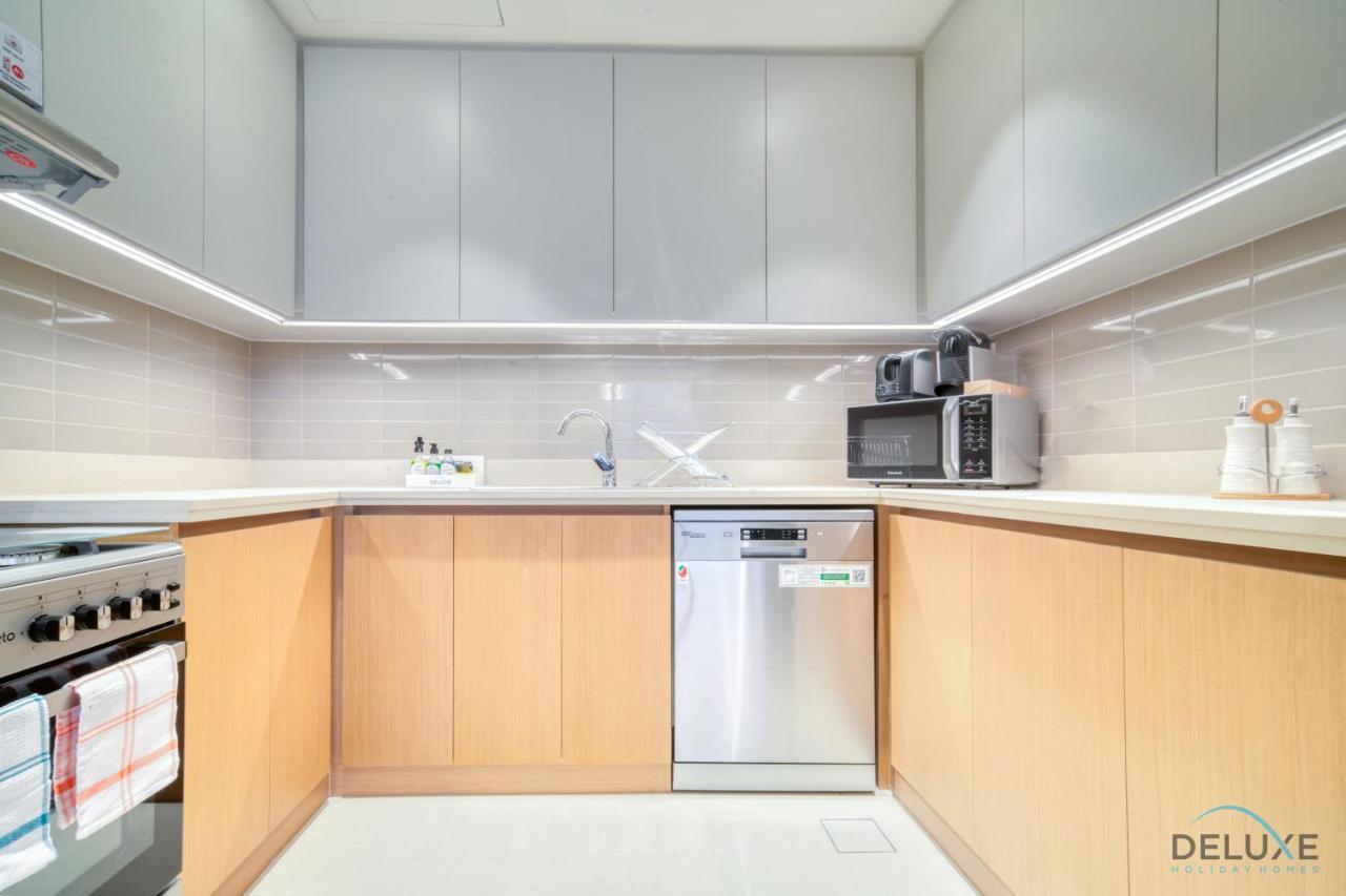 Apartment Alluring 1br At Harbour Views Tower 1 By Deluxe Homes