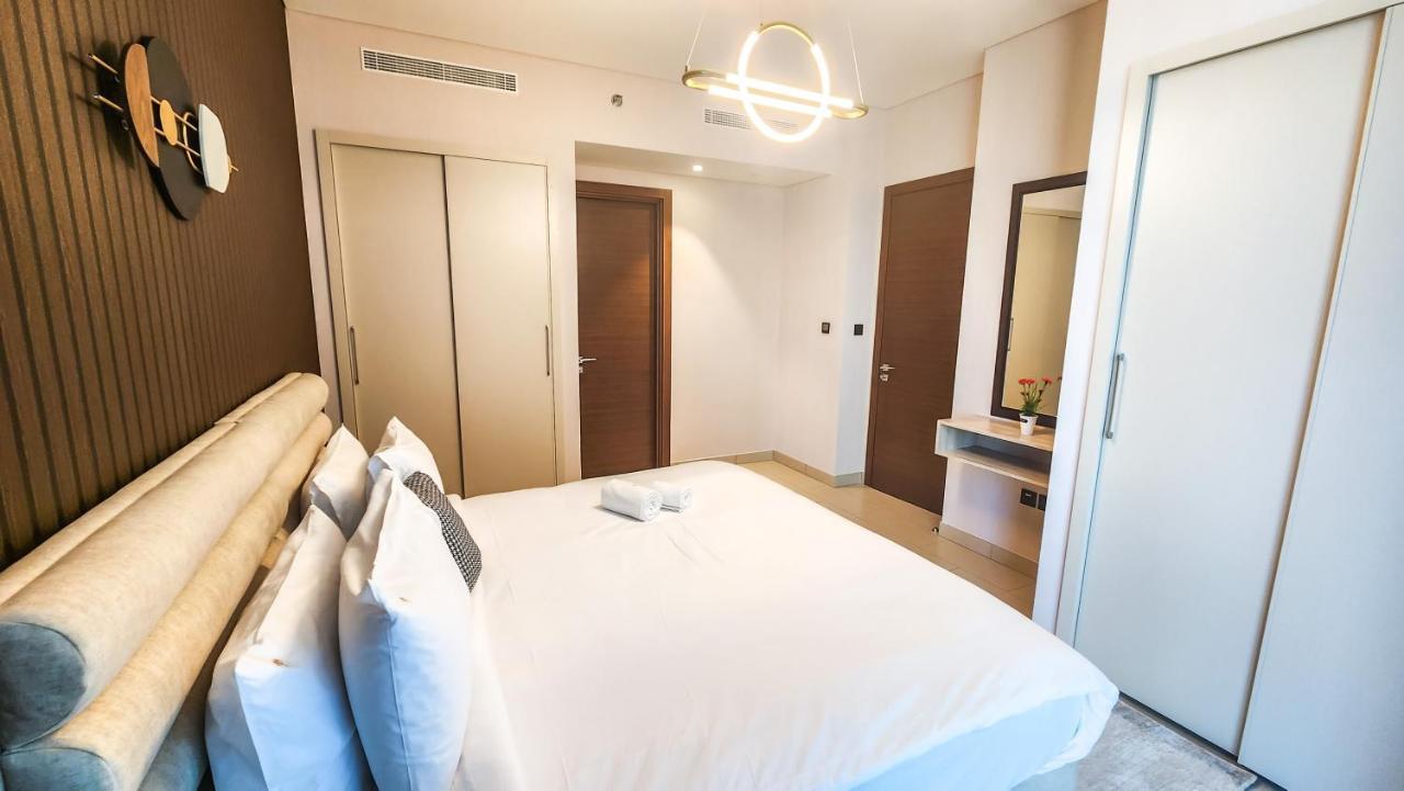 By Latinem Luxury 2br Cvr B1307 Near Burj Khalifa