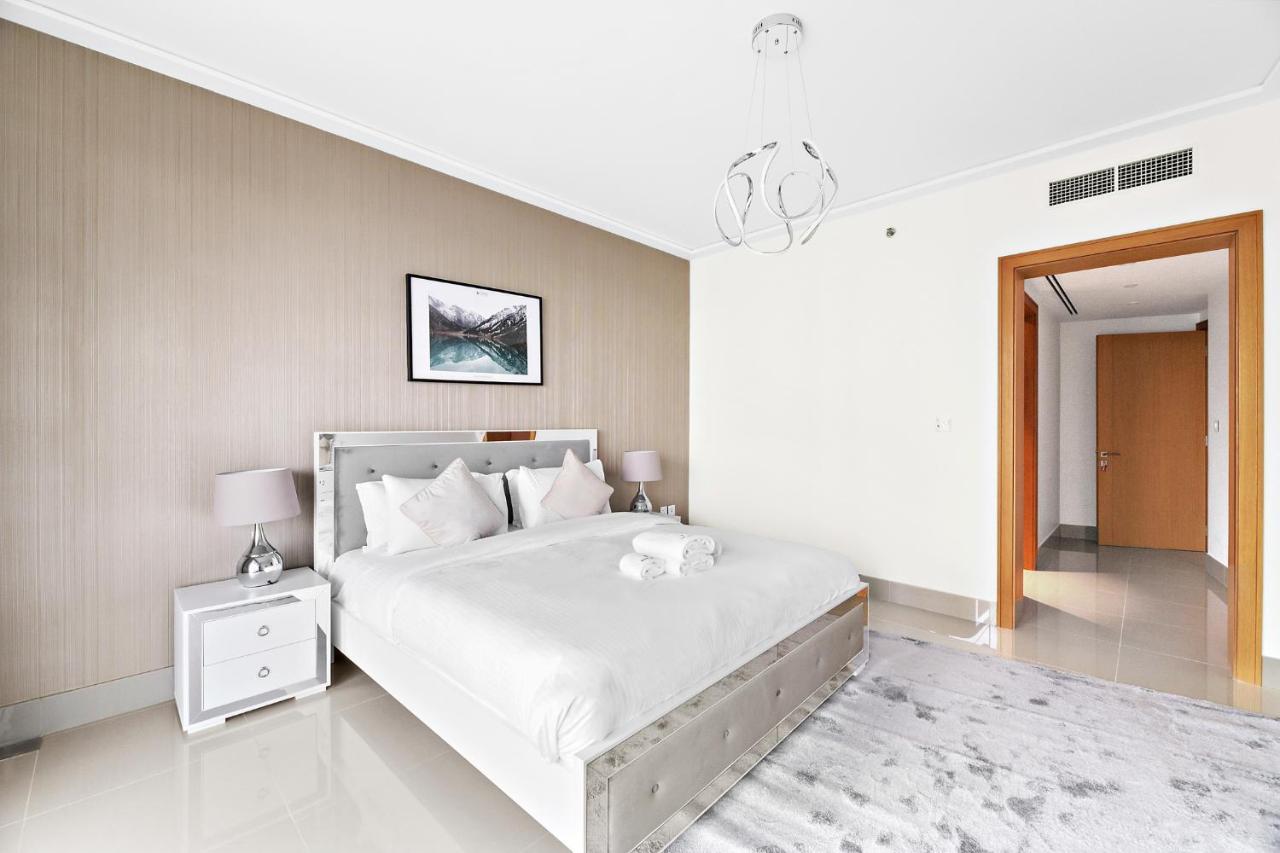Elegant 3 Bedroom In Downtown, With Burj Khalifa And Fountain Views Apartment