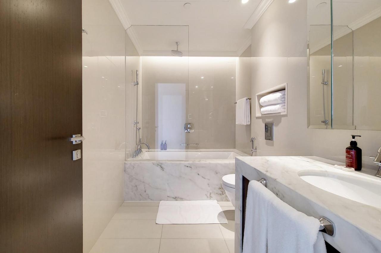 Address Fountain View 2 Bed Downtown Apartment *