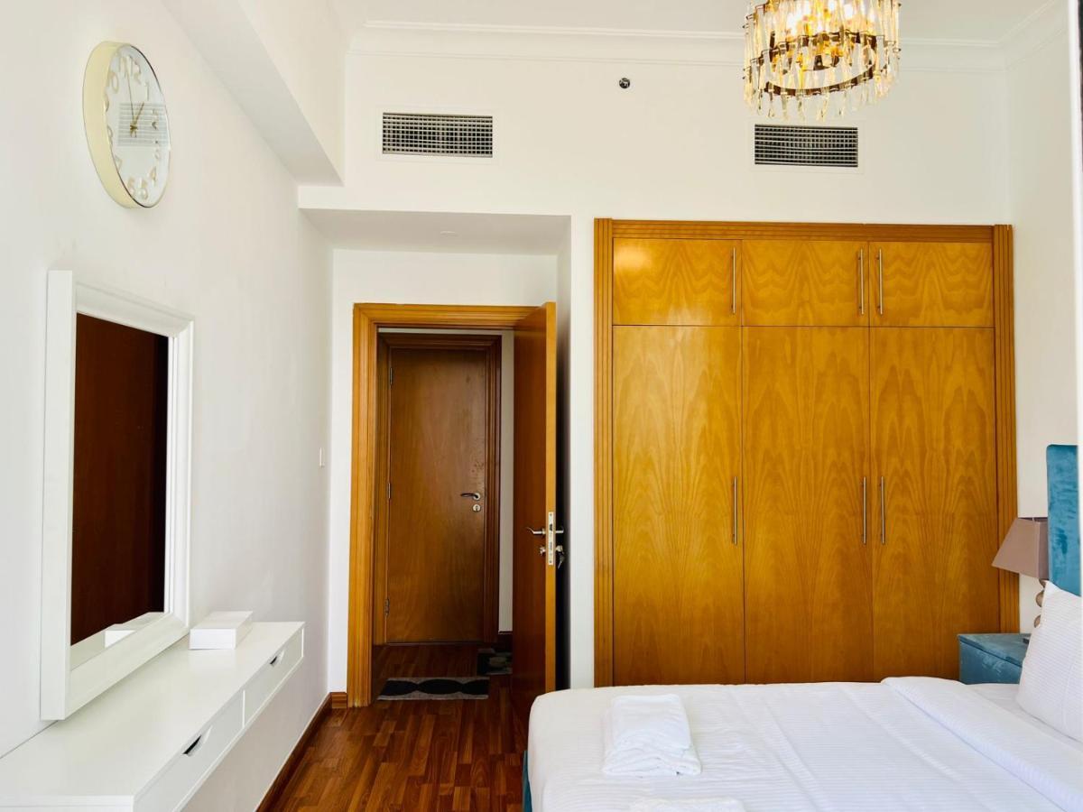 Bright And Luxury 1 Bedroom On Canal Apartment
