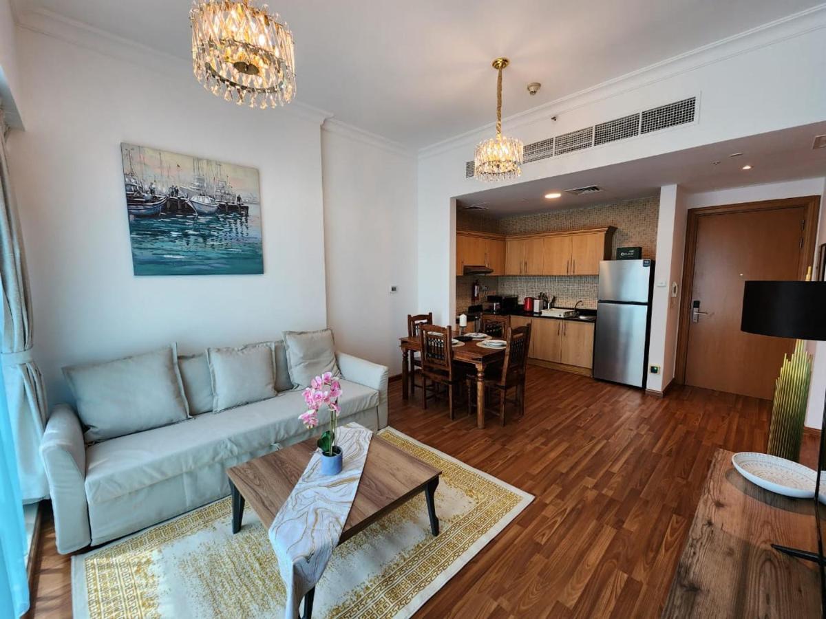 Bright And Luxury 1 Bedroom On Canal Apartment Dubai