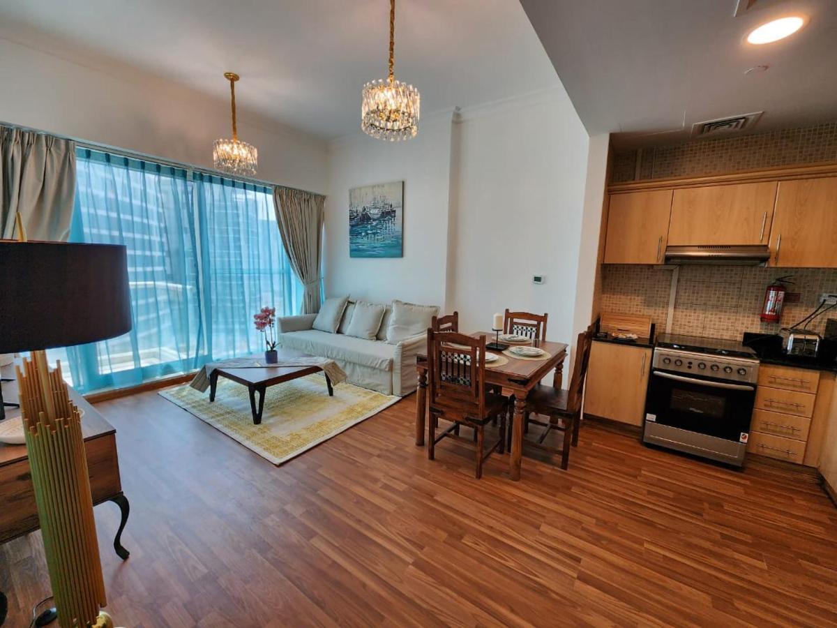 Apartment Bright And Luxury 1 Bedroom On Canal Dubai