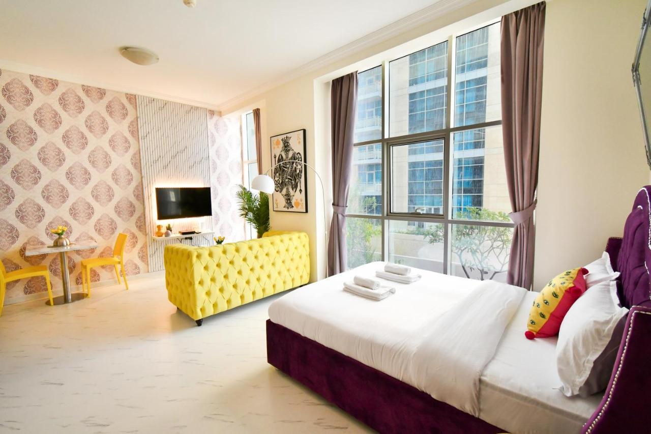 Apartment Scala Tower Chic With A Twist *
