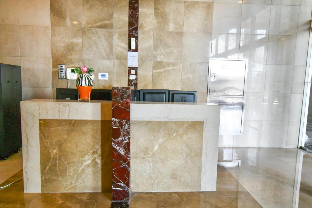 Scala Tower Chic With A Twist Apartment *