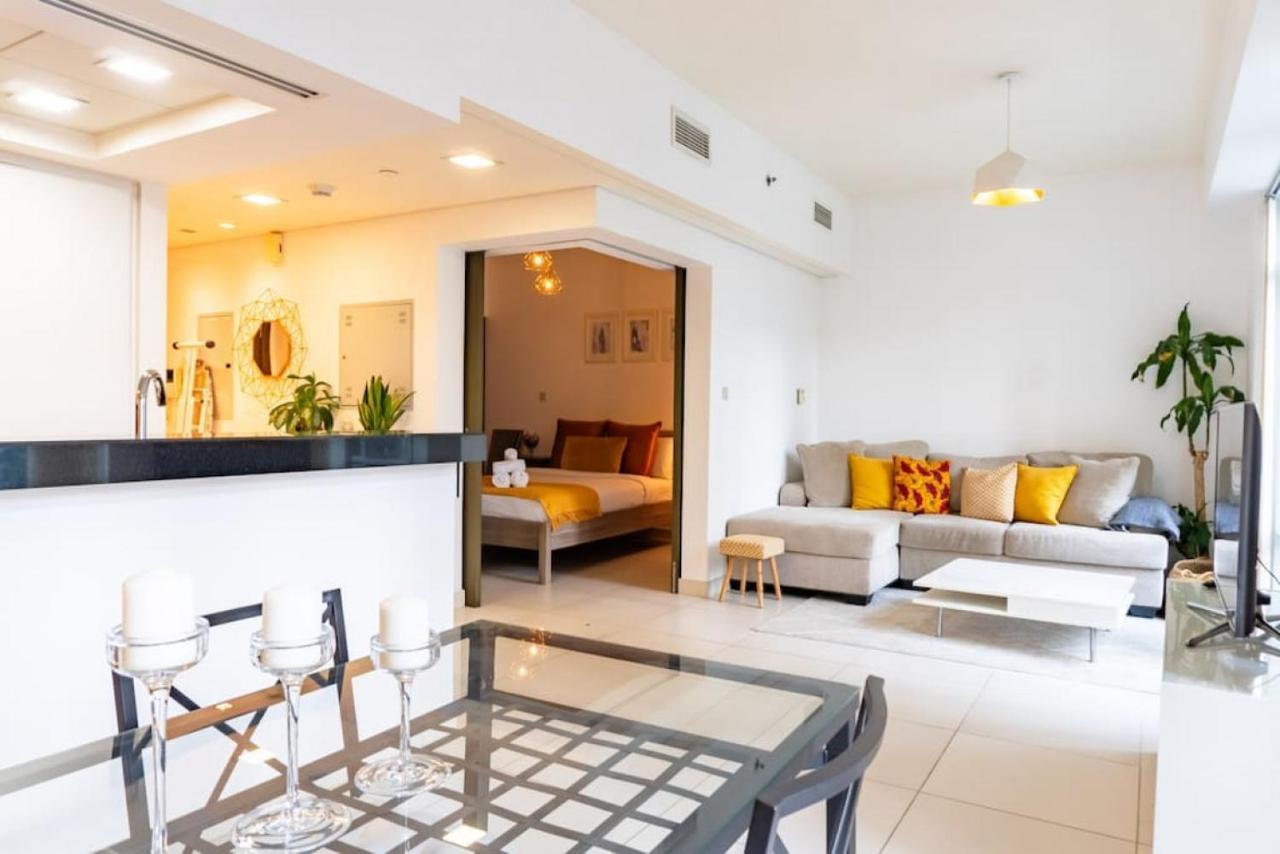 The Lofts, Downtown - Bright One Bedroom Apartment